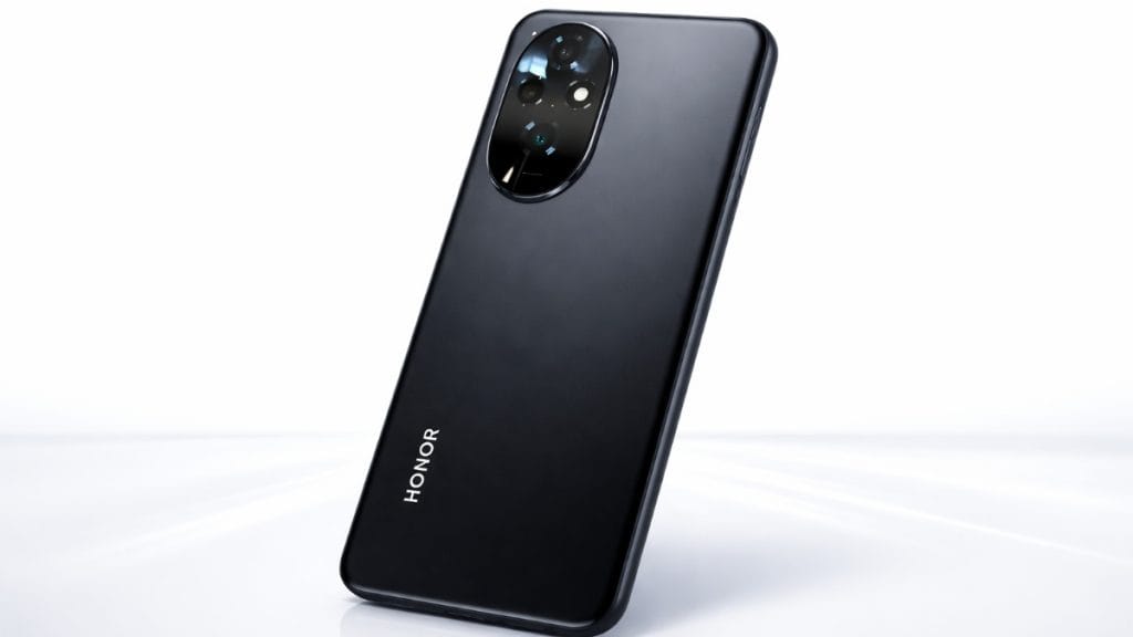 Honor 200 5G With Snapdragon 7 Gen 3, 512GB Storage & 5200mAh Battery Is Now Under ₹28,000 — But Should You Still Buy It in 2026?